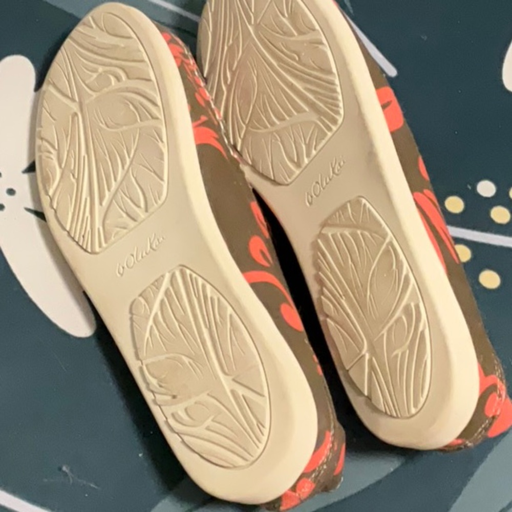 Olukai canvas floral slip on shoe - Picture 4 of 5